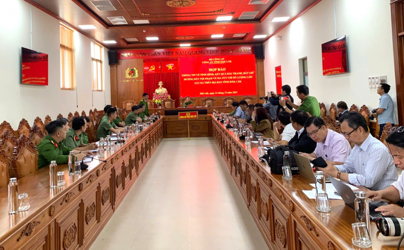 Triệt phá đường dây ma tuý liên tỉnh, thu giữ hơn 9,2kg ma tuý các loại  -0