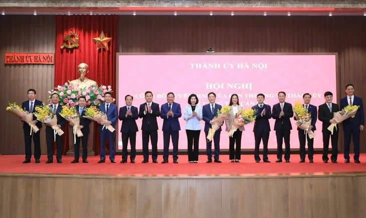 z7360306809913_01def40eb965b54ead800651597397d6.jpg -0