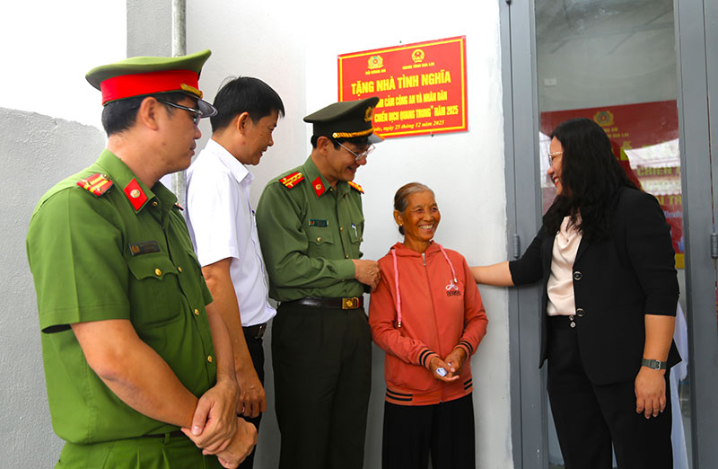 Bàn giao 4 căn nhà thuộc “Chiến dịch Quang Trung” cho người dân ở Gia Lai -0
