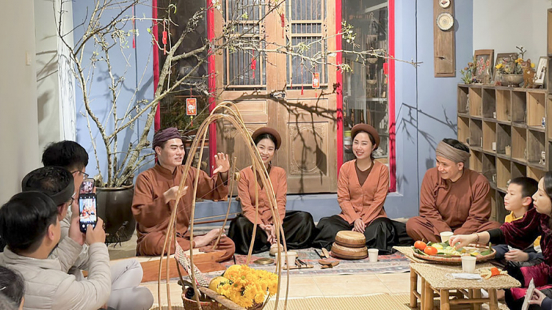 không gian di%3fn xu%3fng c%3fa nh%3fng thành viên clb chèo 48h.jpg -1