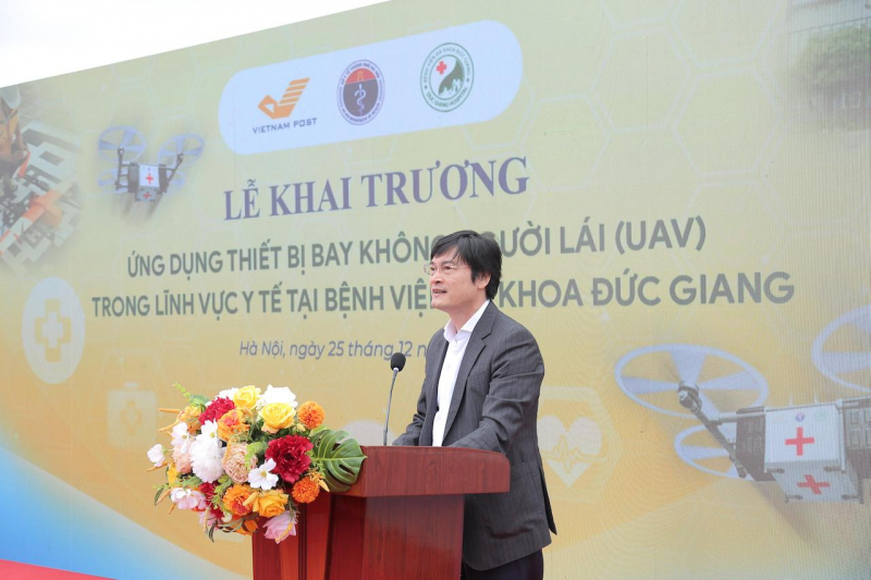 Bệnh viện đầu tiên sử dụng thiết bị không người lái vận chuyển thuốc cấp cứu đến trạm y tế -0