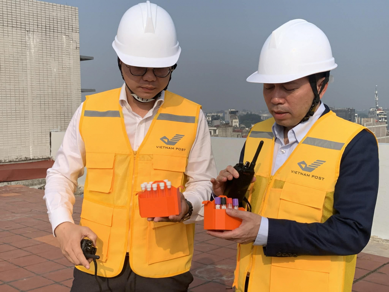 Bệnh viện đầu tiên sử dụng thiết bị không người lái vận chuyển thuốc cấp cứu đến trạm y tế -0