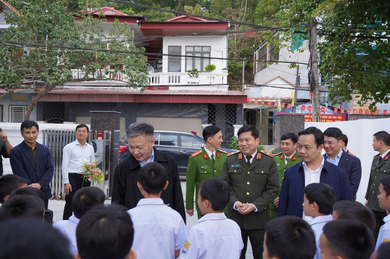 Thượng tướng Nguyễn Ngọc Lâm, Thứ trưởng Bộ Công an dâng hương các Anh hùng liệt sĩ tại Điện Biên -0