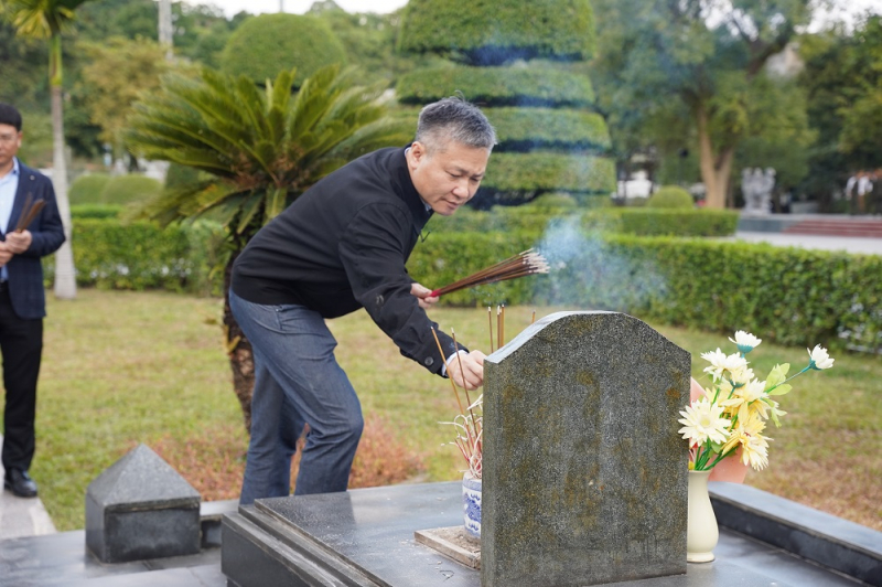 Thượng tướng Nguyễn Ngọc Lâm, Thứ trưởng Bộ Công an dâng hương các Anh hùng liệt sĩ tại Điện Biên -0