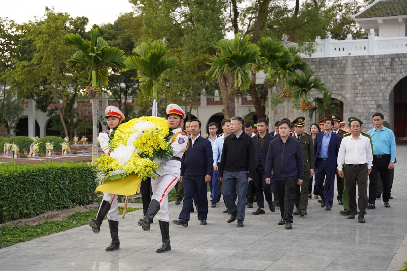 Thượng tướng Nguyễn Ngọc Lâm, Thứ trưởng Bộ Công an dâng hương các Anh hùng liệt sĩ tại Điện Biên -0