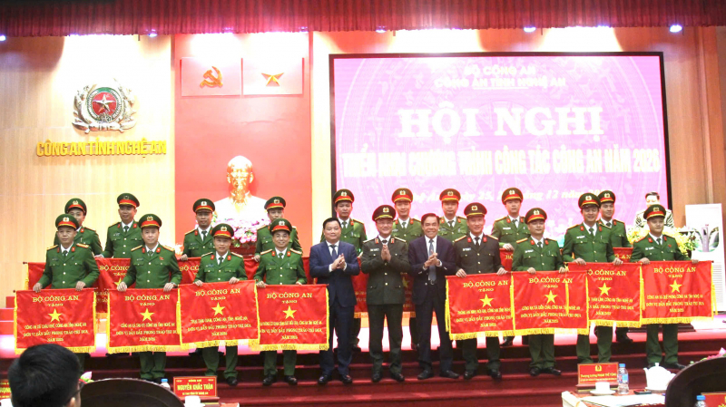 Công an Nghệ An: Không ngừng đổi mới, sáng tạo các phong trào thi đua góp phần vào thành tích chung -0