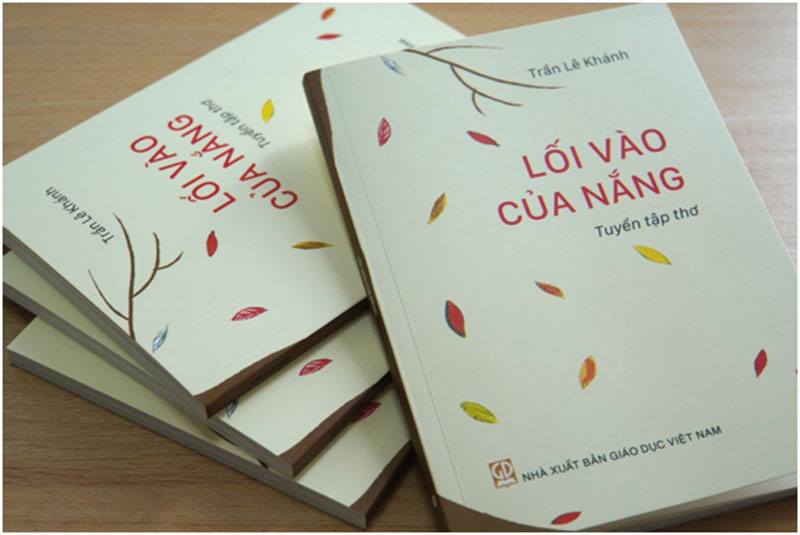“Lối vào của nắng” - khi thi ca là những cú chạm tỉnh thức -0