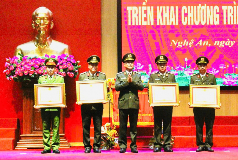 Công an Nghệ An: Không ngừng đổi mới, sáng tạo các phong trào thi đua góp phần vào thành tích chung -0