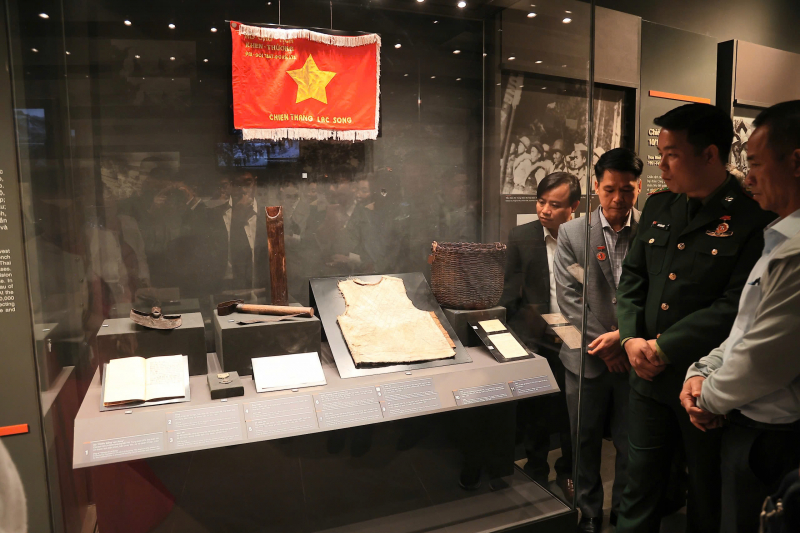 Hun đúc lòng yêu nước, niềm tự hào dân tộc -0