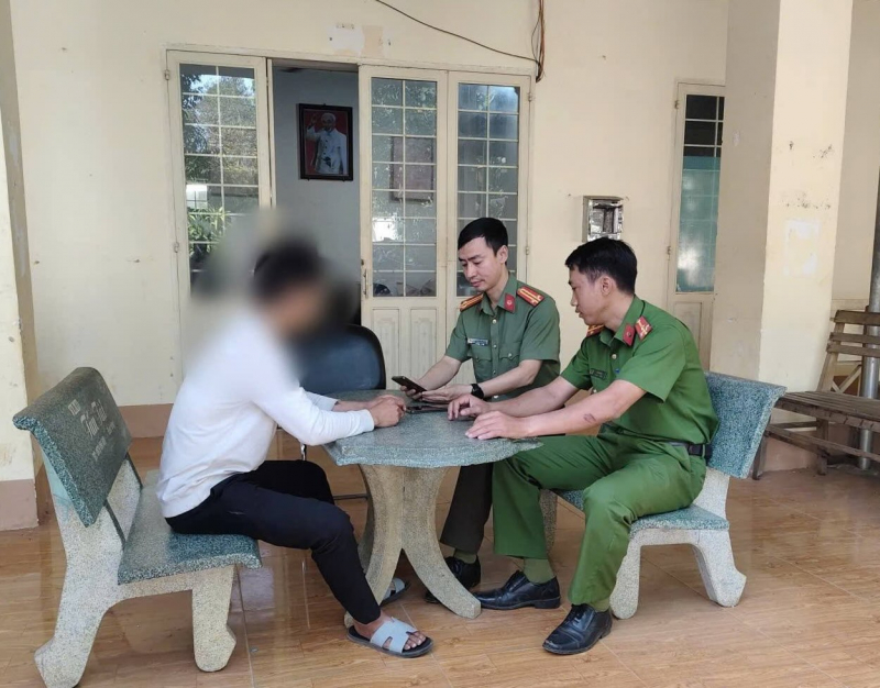 Công an xã kịp thời ngăn chặn vụ lừa đảo đưa người qua Campuchia -0