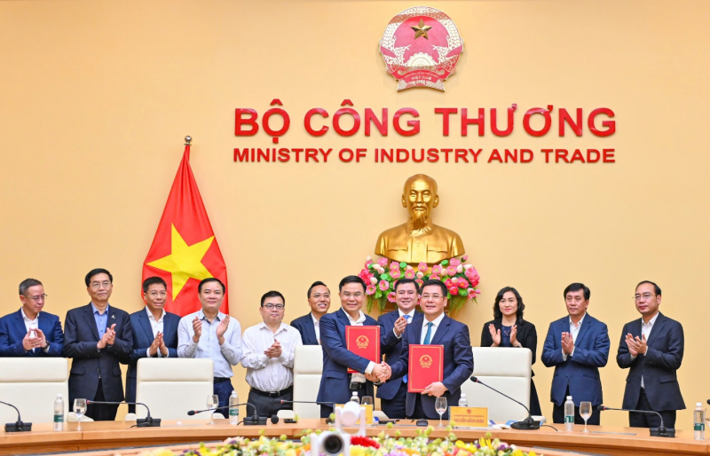 Đồng chí Lê Mạnh Hùng tiếp nhận bàn giao công tác Bí thư Đảng ủy, Quyền Bộ trưởng Bộ Công Thương -0