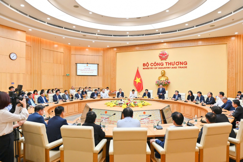 Đồng chí Lê Mạnh Hùng tiếp nhận bàn giao công tác Bí thư Đảng ủy, Quyền Bộ trưởng Bộ Công Thương -0