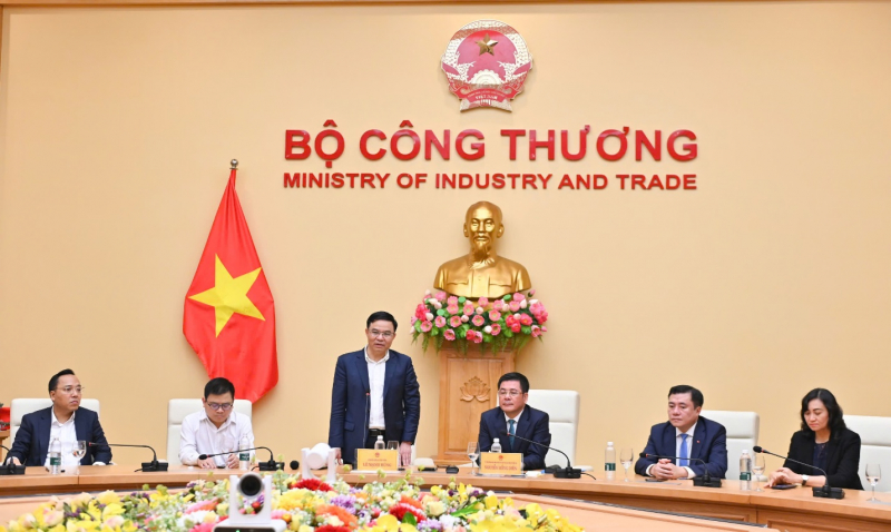 Đồng chí Lê Mạnh Hùng tiếp nhận bàn giao công tác Bí thư Đảng ủy, Quyền Bộ trưởng Bộ Công Thương -0