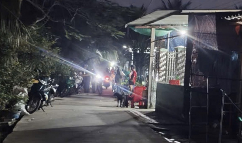 Vướng dây điện, người đàn ông tử vong khi vừa đi xịt thuốc trừ sâu về nhà -0