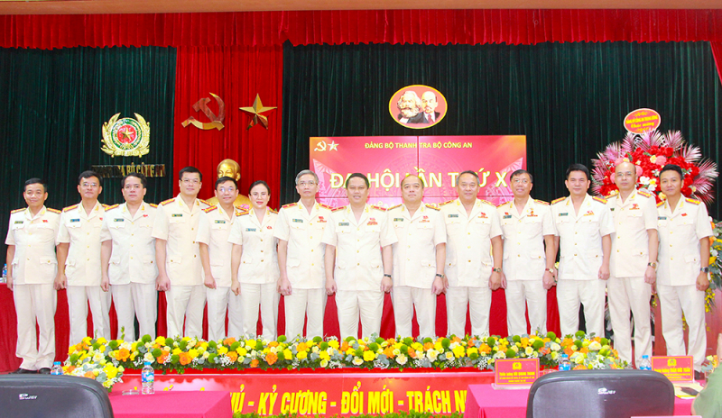 Xứng danh đơn vị Anh hùng trên mặt trận bảo vệ kỷ cương của lực lượng CAND -0