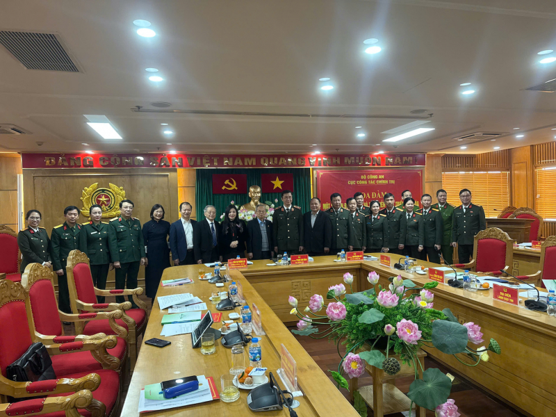 Xây dựng văn hóa Công an nhân dân gắn với rèn luyện, tự soi, tự sửa -0