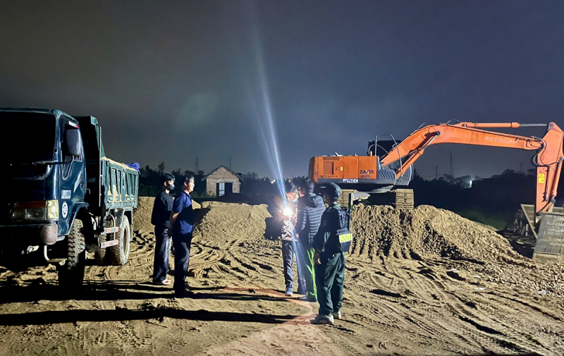 Triệt xóa đường dây khai thác cát trái phép trên sông Kôn -0