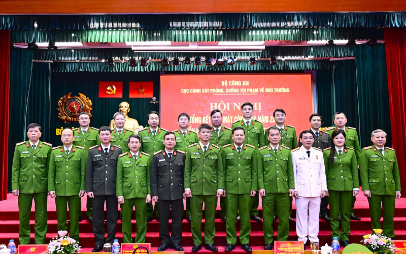 Đấu tranh quyết liệt với các vi phạm pháp luật về môi trường, tài nguyên, an toàn thực phẩm -0