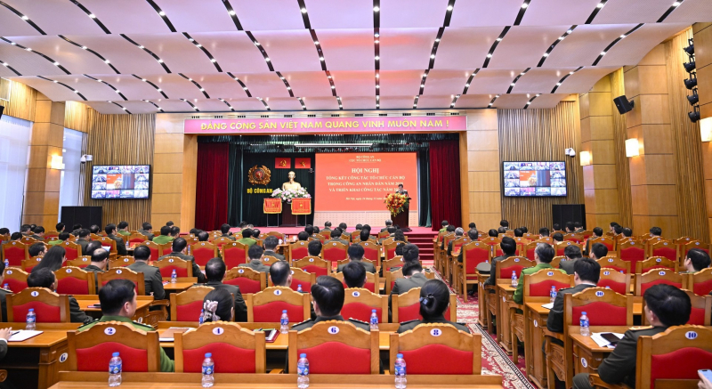 MPS reviews organization and personnel work -0