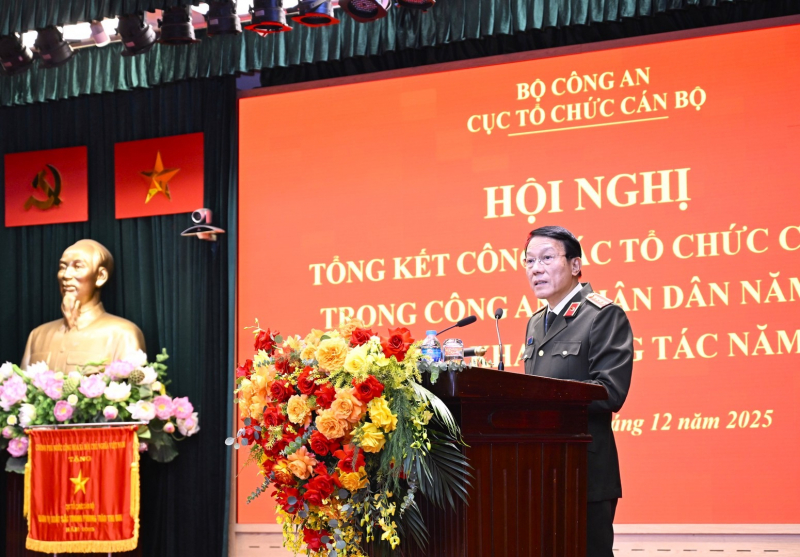 MPS reviews organization and personnel work -0