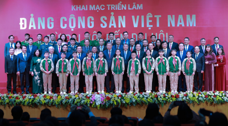 Tổng Bí thư Tô Lâm dự khai mạc Triển lãm “Đảng Cộng sản Việt Nam từ Đại hội đến Đại hội” -0