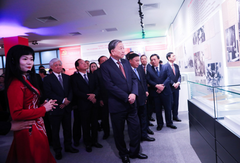 Tổng Bí thư Tô Lâm dự khai mạc Triển lãm “Đảng Cộng sản Việt Nam từ Đại hội đến Đại hội” -0