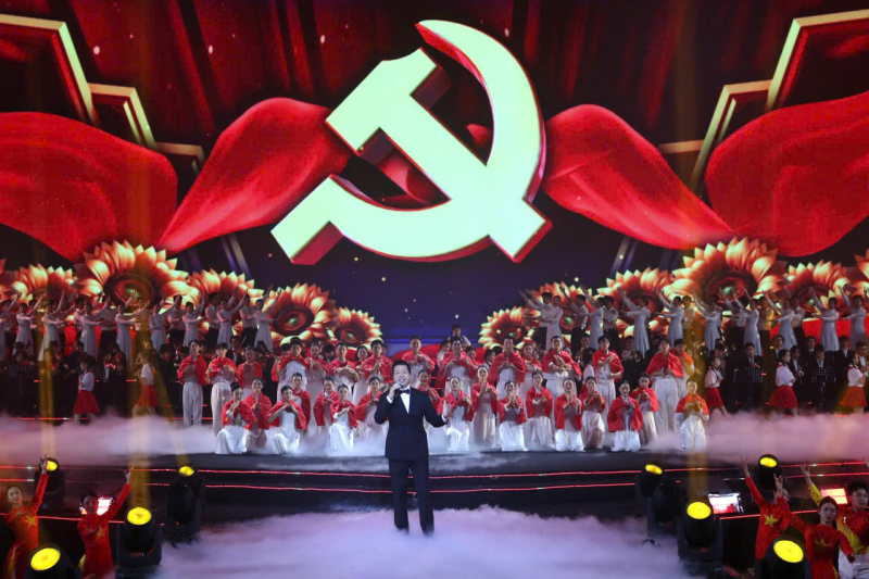 Lan toả tinh thần thi đua ái quốc, hướng tới tương lai bằng ngôn ngữ nghệ thuật -0