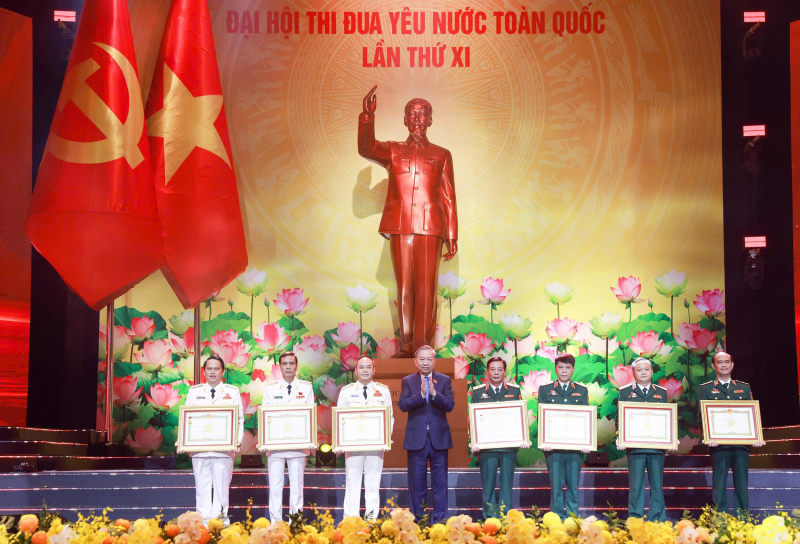 Thủ tướng phát động thi đua 