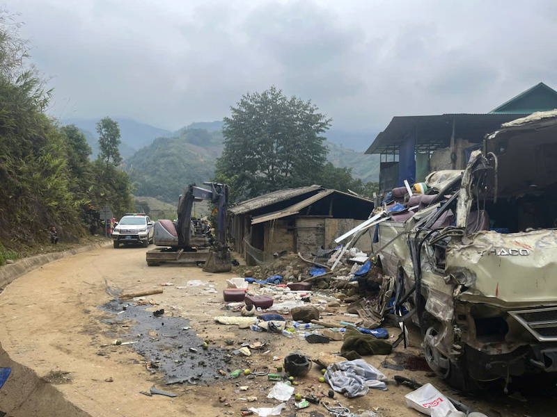 Xe chở người đi thiện nguyện bị tai nạn 9 người tử vong, nghi vấn xe mất phanh -1