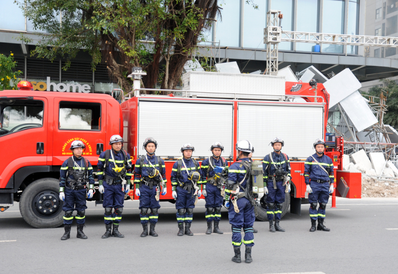 Diễn tập phương án chữa cháy, cứu nạn, cứu hộ tại các tòa nhà cao tầng ở Hà Nội -0