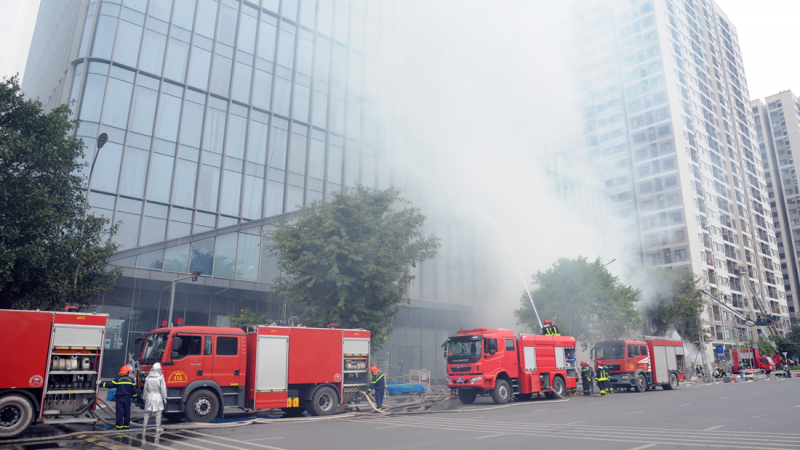 Diễn tập phương án chữa cháy, cứu nạn, cứu hộ tại các tòa nhà cao tầng ở Hà Nội -0