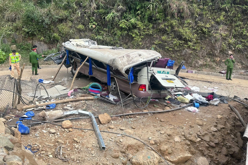Thủ tướng Chính phủ chia buồn sâu sắc tới  gia đình các nạn nhân tử vong trong vụ tai nạn đặc biệt nghiêm trọng ở Lào Cai -0