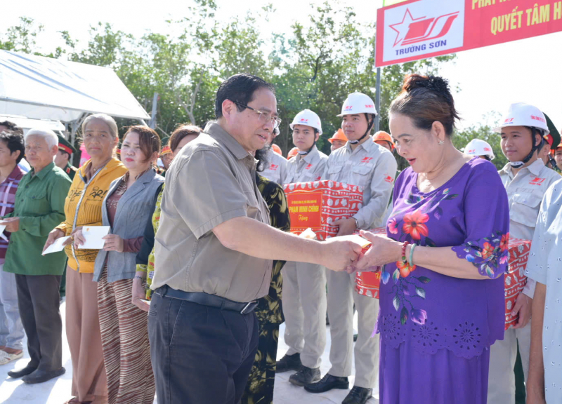 Thủ tướng Phạm Minh Chính yêu cầu bảo đảm tiến độ các công trình giao thông chiến lược tại Cà Mau -0