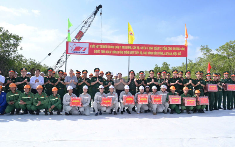 Thủ tướng Phạm Minh Chính yêu cầu bảo đảm tiến độ các công trình giao thông chiến lược tại Cà Mau -0