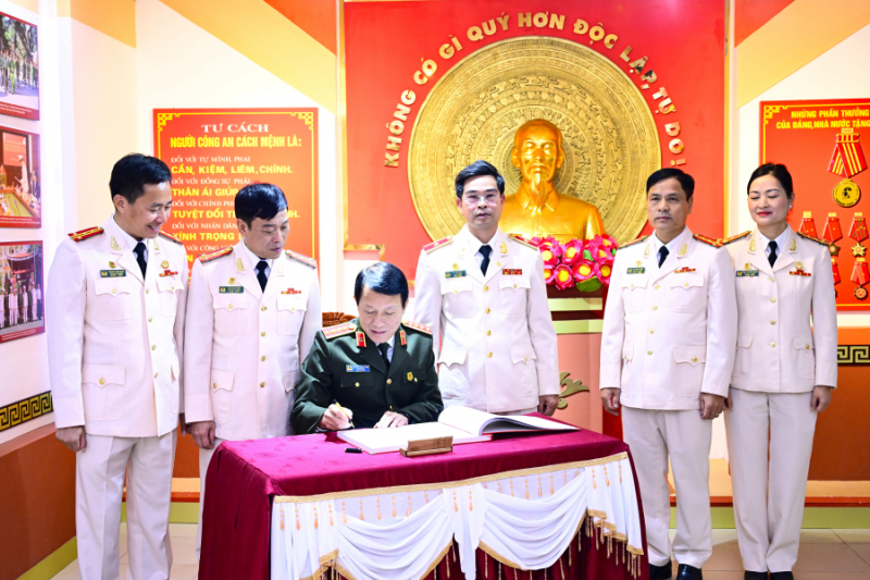 Trường Cao đẳng CSND I kỷ niệm 60 năm ngày truyền thống và đón nhận Huân chương Quận công hạng Nhì -0