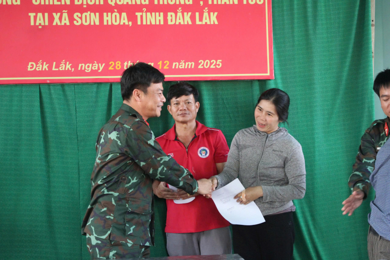 Đắk Lắk bàn giao 5 căn nhà đầu tiên trong “Chiến dịch Quang Trung” -0