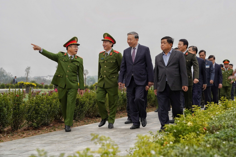 Tổng Bí thư Tô Lâm thăm, làm việc tại Trung tâm Dữ liệu Quốc gia, Bộ Công an -0