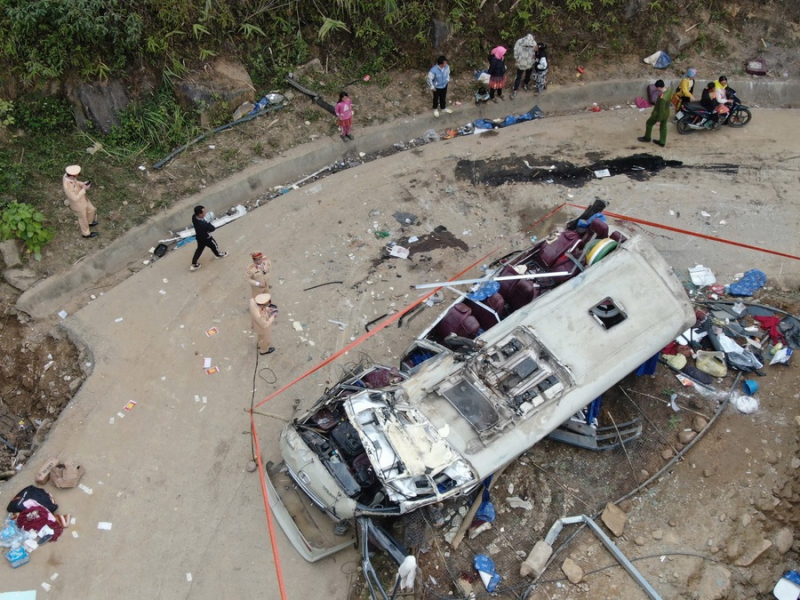 Trước ngày 8/1: Báo cáo kết quả kiểm tra xe hợp đồng liên quan vụ tai nạn làm 9 người tử vong tại Lào Cai -0