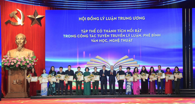 Trao Tặng thưởng các tác phẩm lý luận, phê bình văn học, nghệ thuật xuất bản năm 2024 -0