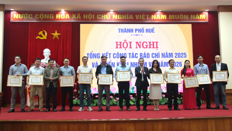 Báo chí có nhiều đóng góp thiết thực vào sự phát triển kinh tế - xã hội TP Huế -0