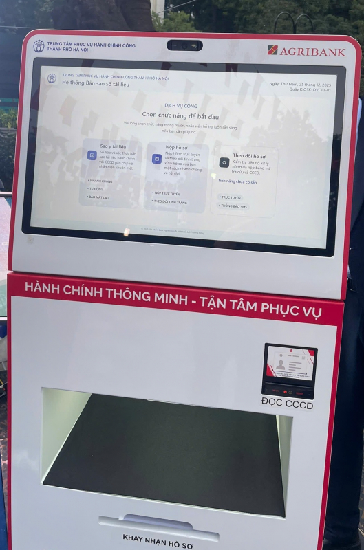 Tài trợ Kiosk thông minh xác thực và cấp bản sao số tài liệu điện tử, Agribank góp phần hiện đại hóa nền hành chính Thủ đô -0