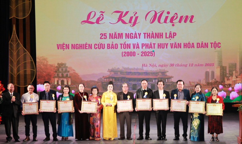 Giải thưởng Đào Tấn năm 2025 vinh danh nhà viết kịch Lê Duy Hạnh, Lưu Quang Hà -0