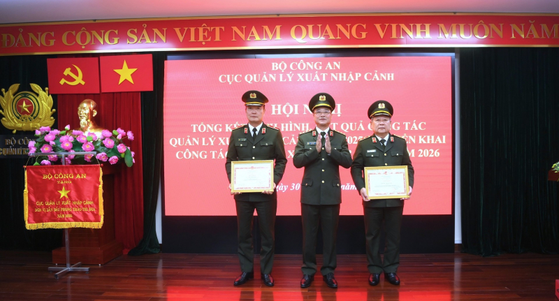 Phát huy vai trò quản lý nhà nước trong lĩnh vực xuất nhập cảnh -0