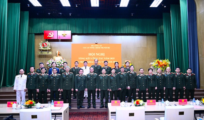 Xây dựng đội ngũ cán bộ “vừa hồng, vừa chuyên”, xứng tầm với sứ mệnh bảo vệ Đảng, bảo vệ chế độ -0