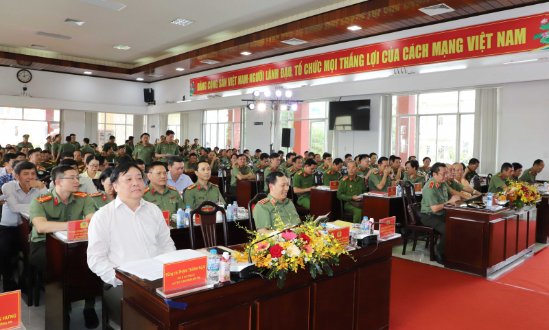 Công an Đồng Tháp chủ động đảm bảo an ninh trên các lĩnh vực, nắm chắc tình hình trên không gian mạng -0