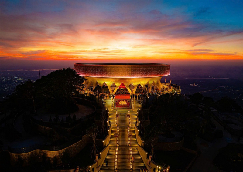 Núi Bà Đen, Tây Ninh tổ chức Lễ an vị Tôn tượng Đức Phật Câu Na Hàm Mâu Ni -0