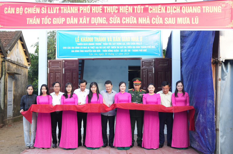 TP Huế bàn giao căn nhà đầu tiên sau 25 ngày thần tốc thực hiện “Chiến dịch Quang Trung”  -0