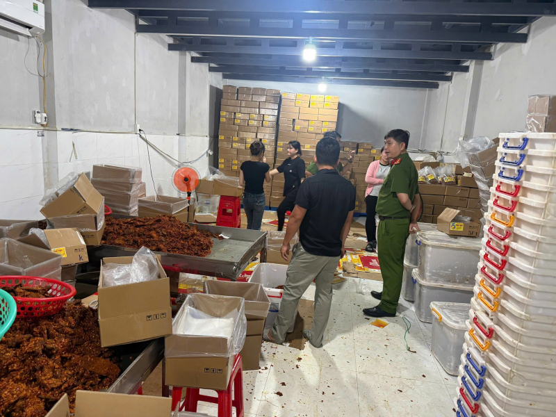 Công an TP Hồ Chí Minh đẩy mạnh công tác kiểm tra, xử lý thực phẩm “bẩn”  -0