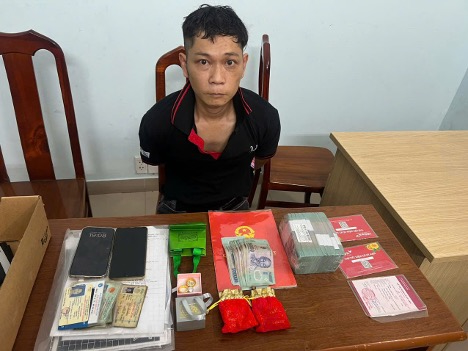 Bắt đối tượng chuyên trộm cắp tải sản trong các bệnh viện ở Đồng Nai -0