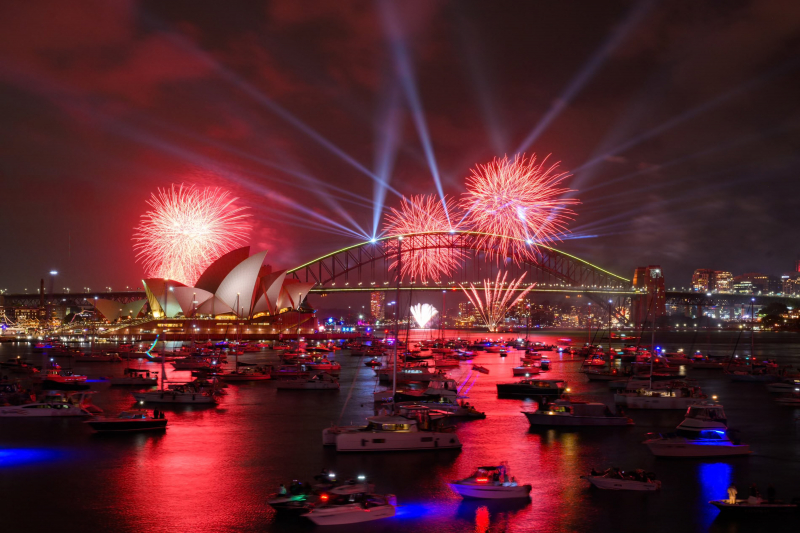 Thế giới trang hoàng đón chào năm mới 2026 -0